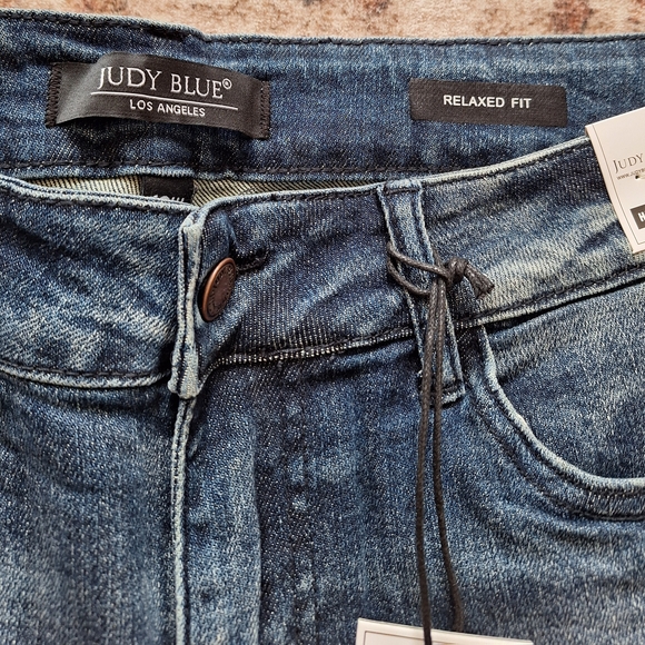 NWT Judy Blue Relaxed Fit, Raw Hem, High Rise. Sz 16W - Picture 5 of 7
